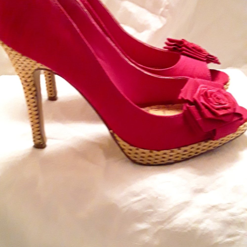 NEW! Michelle Peep Toe Stiletto Heel Pump Shoes Size 7.5  Fuchsia Flower Accent